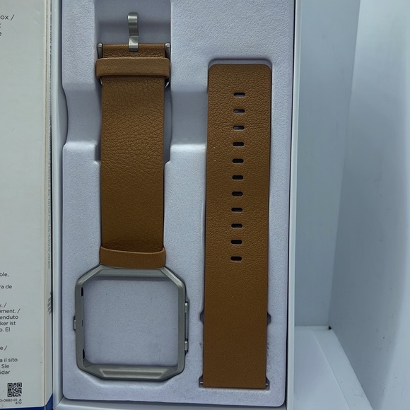 Brand new never worn Fitbit blaze leather band Small - Picture 4 of 8